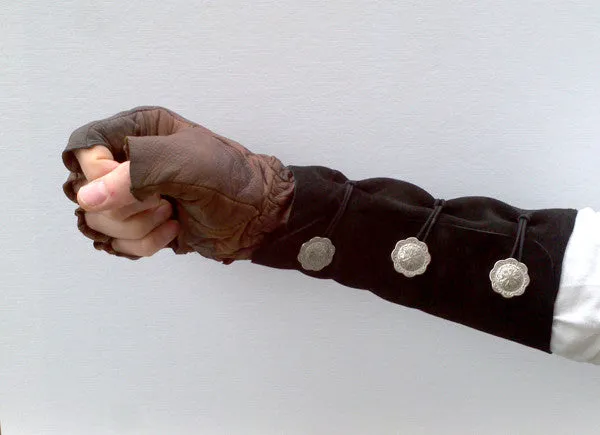 Hero of Legend Bracers (pair)