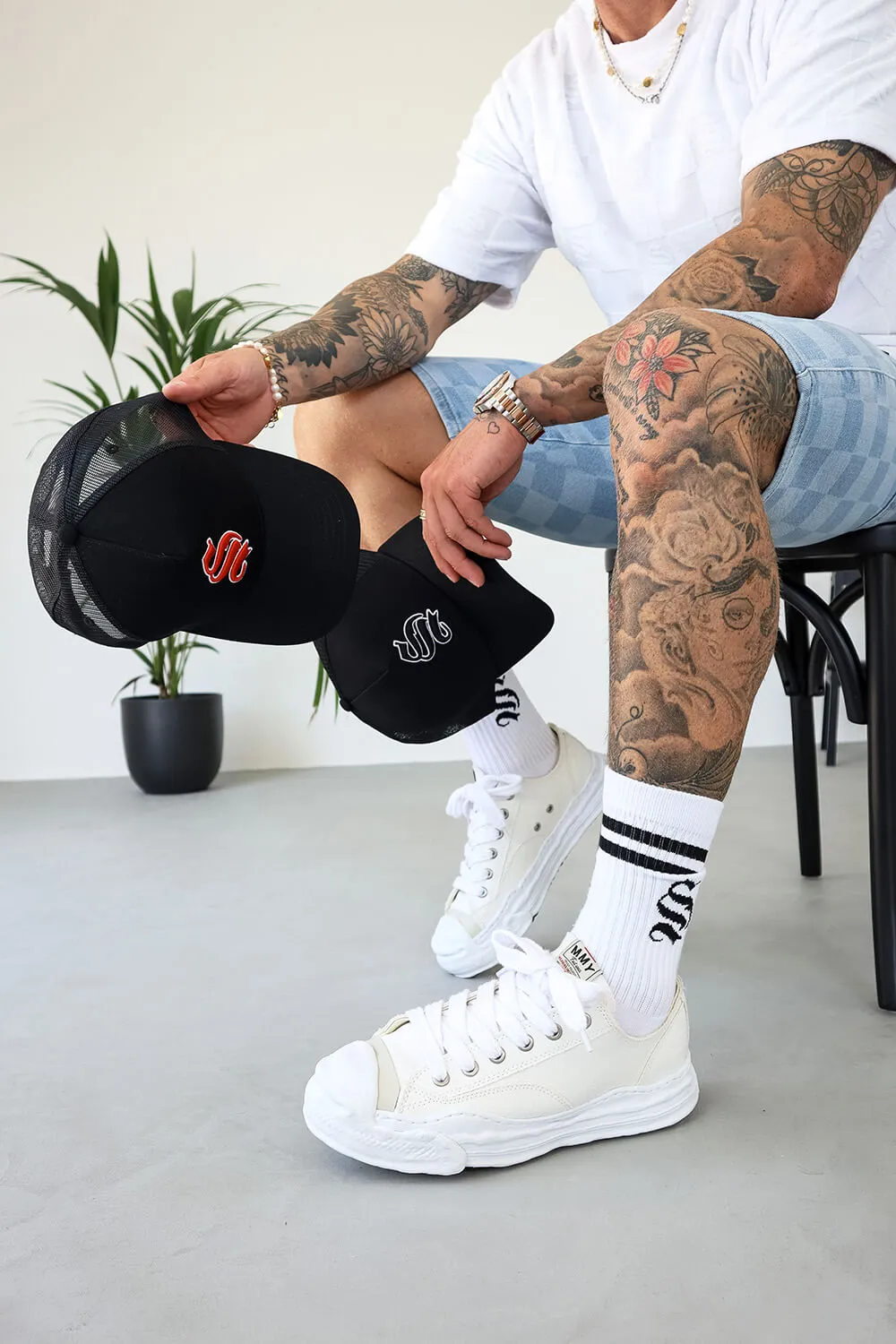 Icon Trucker Hat - Black/Red