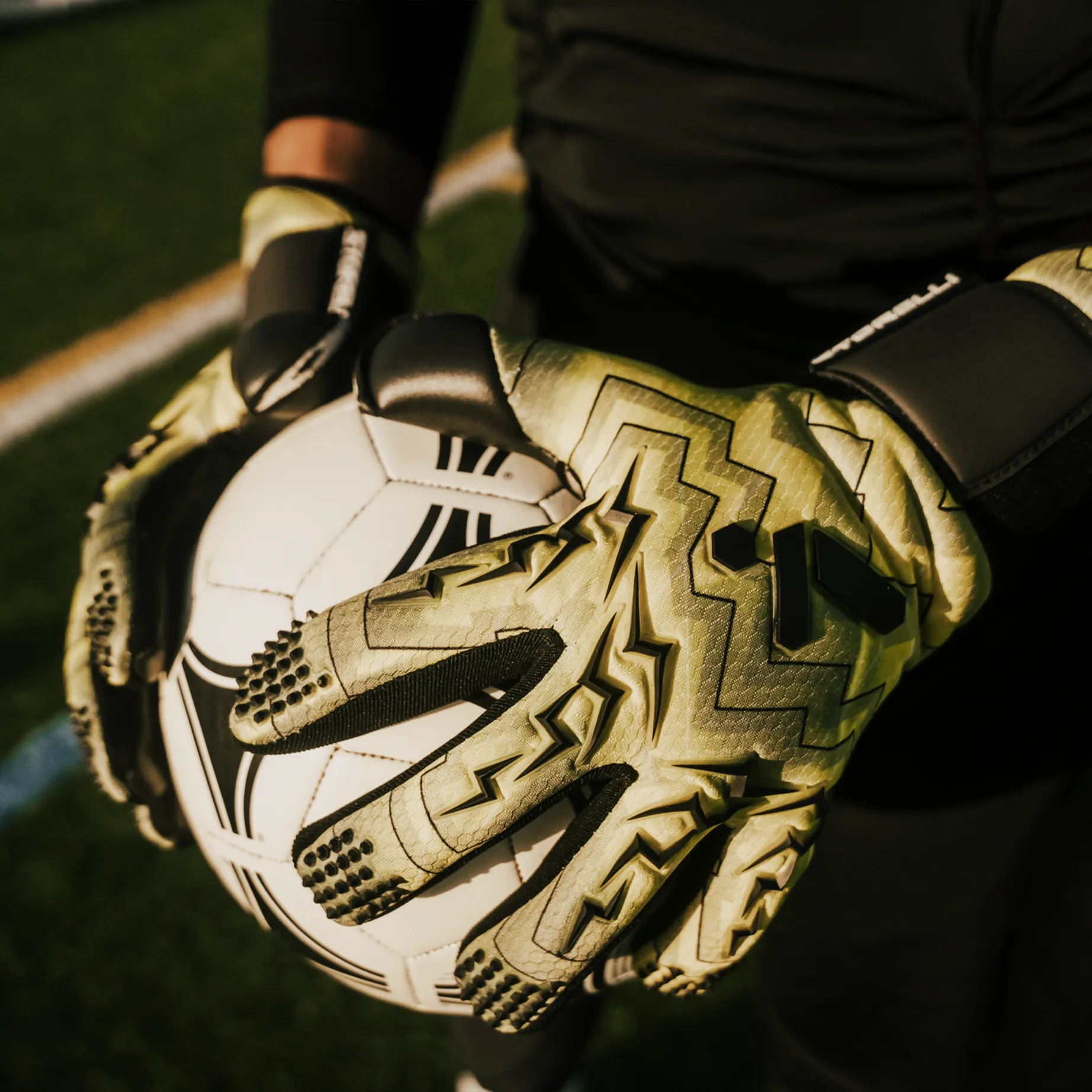 Lightning GK Glove