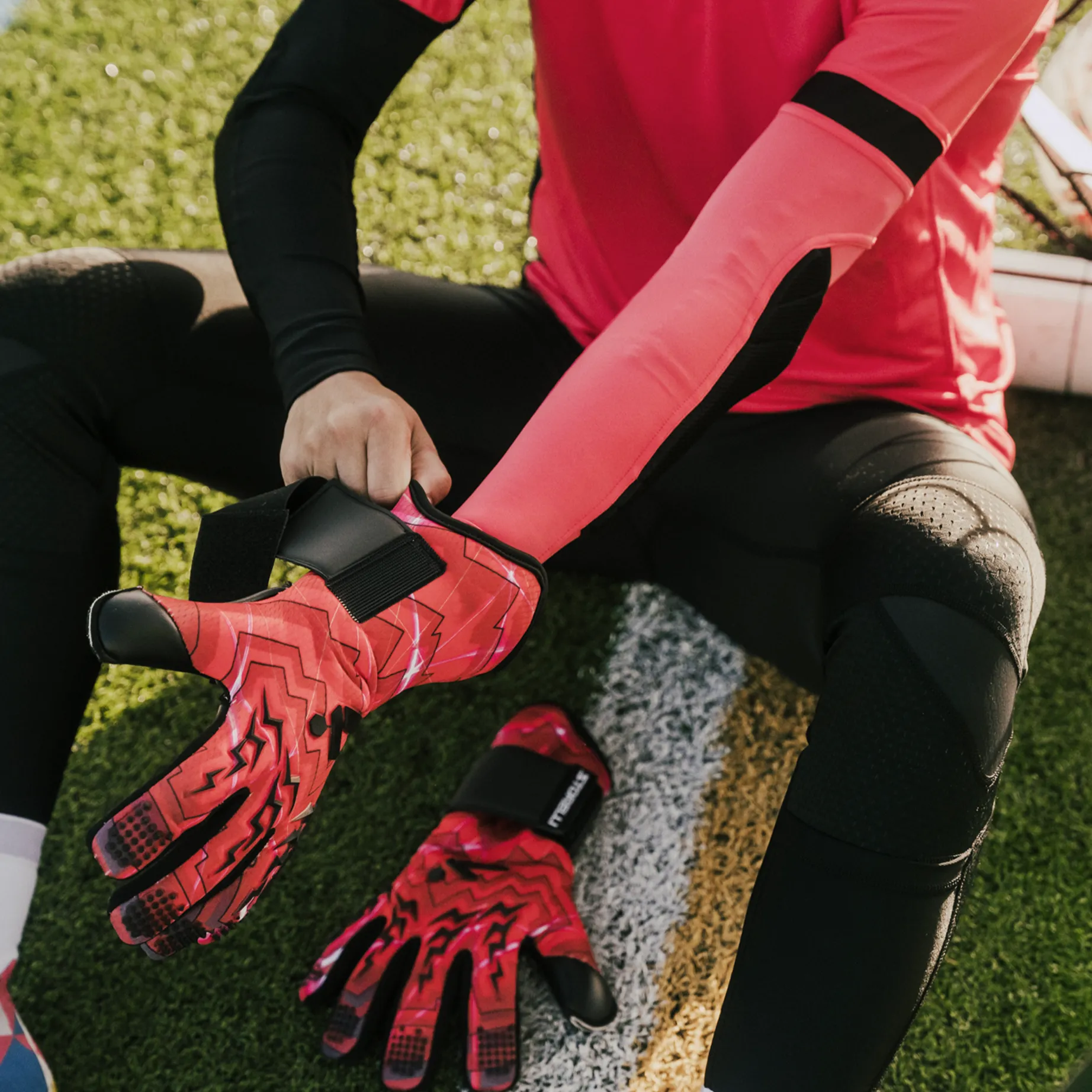 Lightning GK Glove