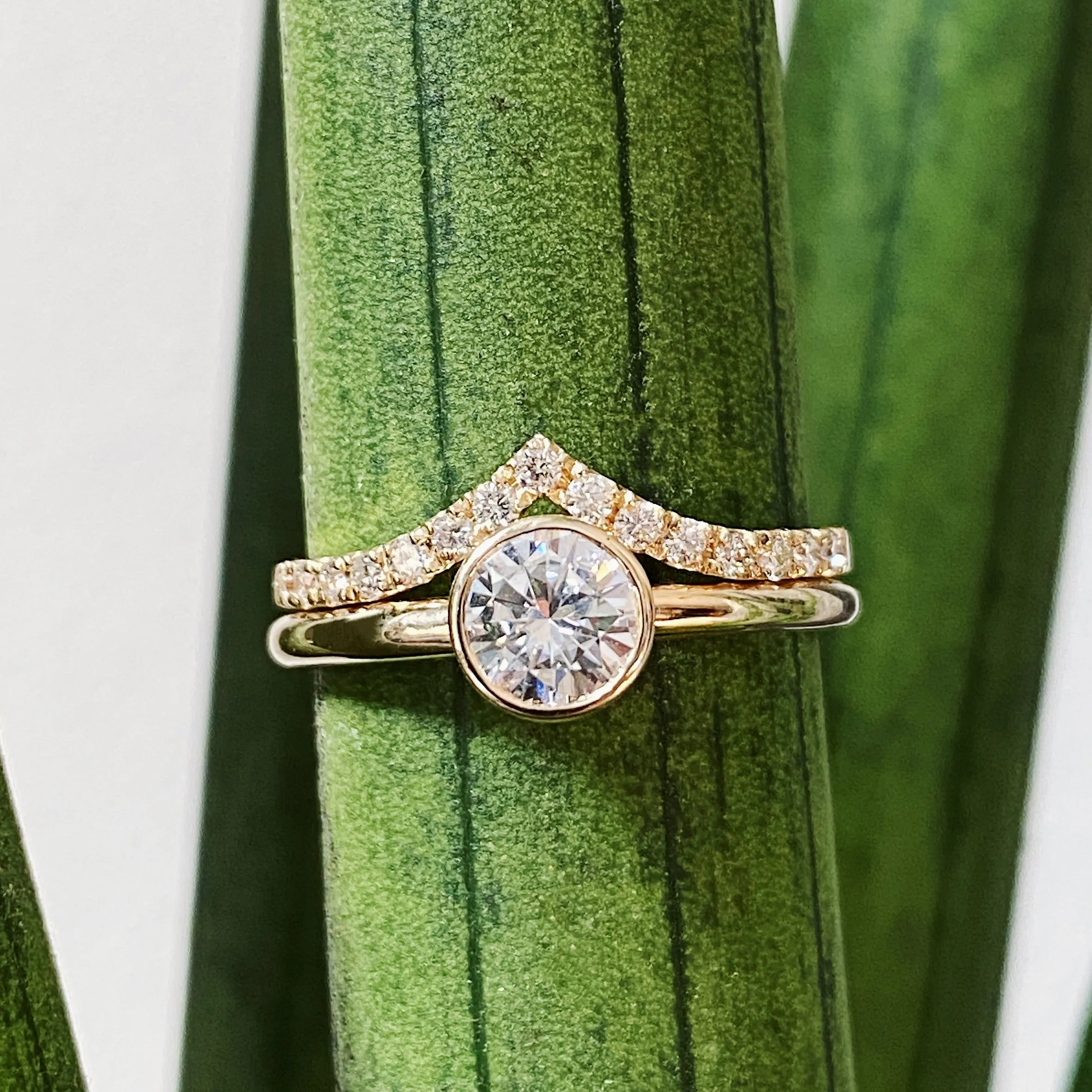 Royale White Diamond Prong Peaked Band